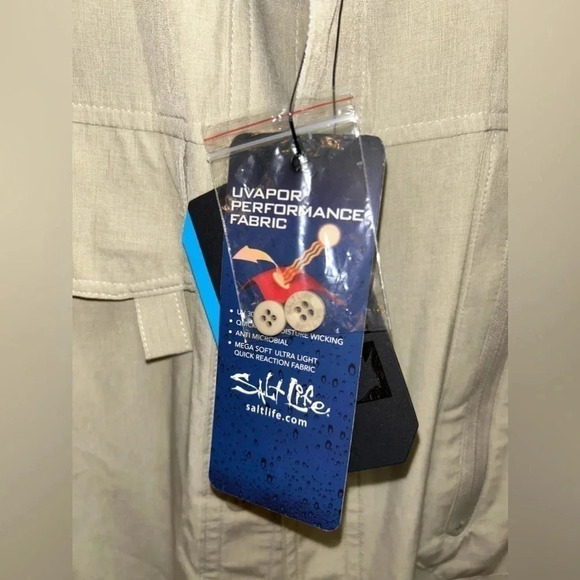 Men’s Salt Life SLX UVapor Button Down Fishing Shirt. Size small. - Picture 3 of 4